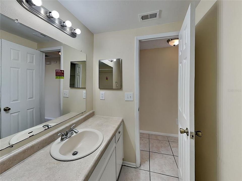 For Rent: $1,925 (3 beds, 2 baths, 1300 Square Feet)