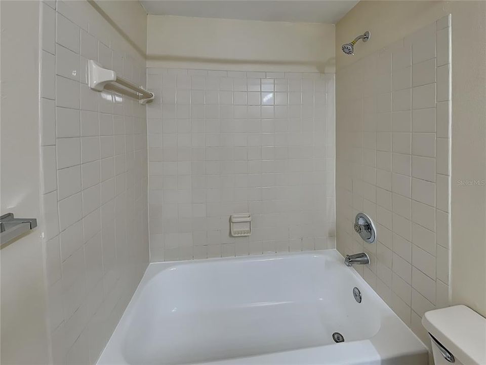 For Rent: $1,925 (3 beds, 2 baths, 1300 Square Feet)