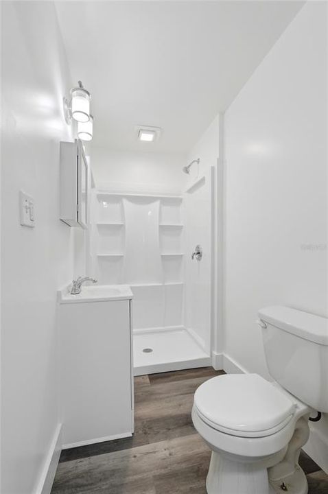 На продажу: $419,900 (4 спален, 2 ванн, 1584 Квадратных фут)