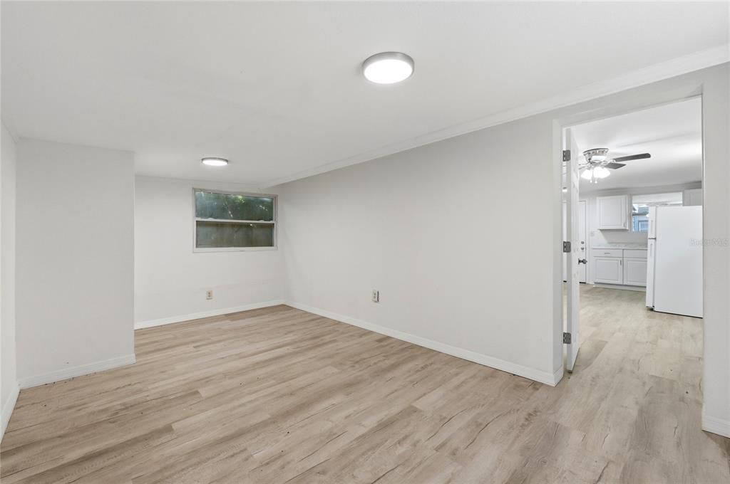 На продажу: $419,900 (4 спален, 2 ванн, 1584 Квадратных фут)