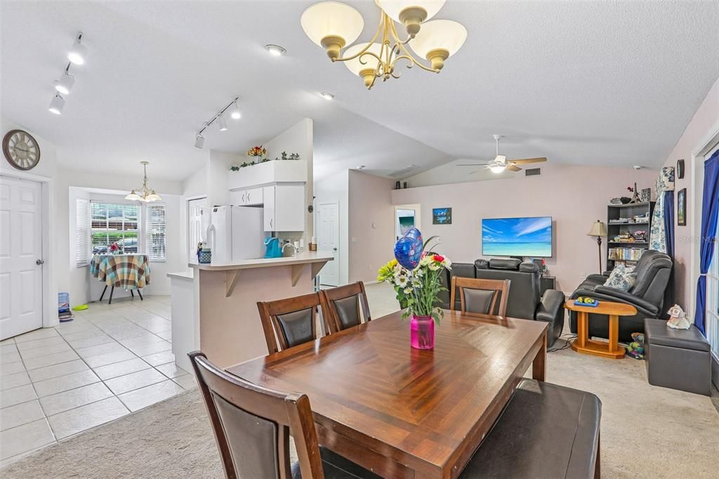 En Venta: $324,900 (3 camas, 2 baños, 1620 Pies cuadrados)