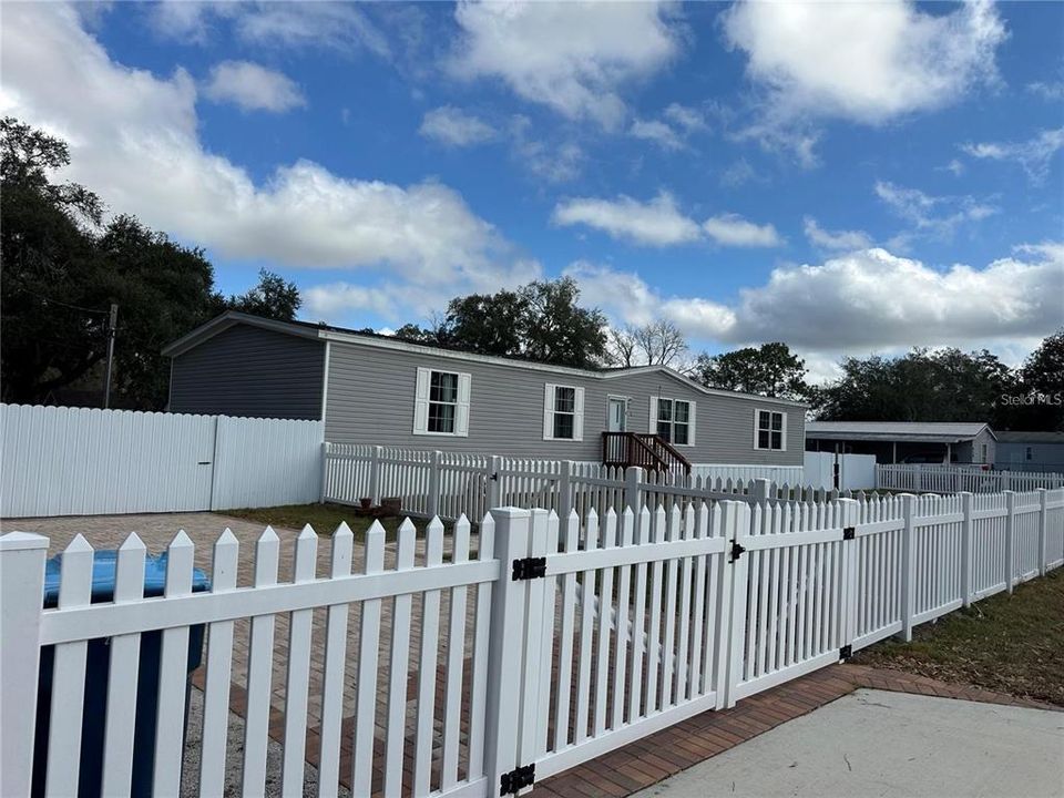 For Rent: $2,600 (5 beds, 3 baths, 2052 Square Feet)