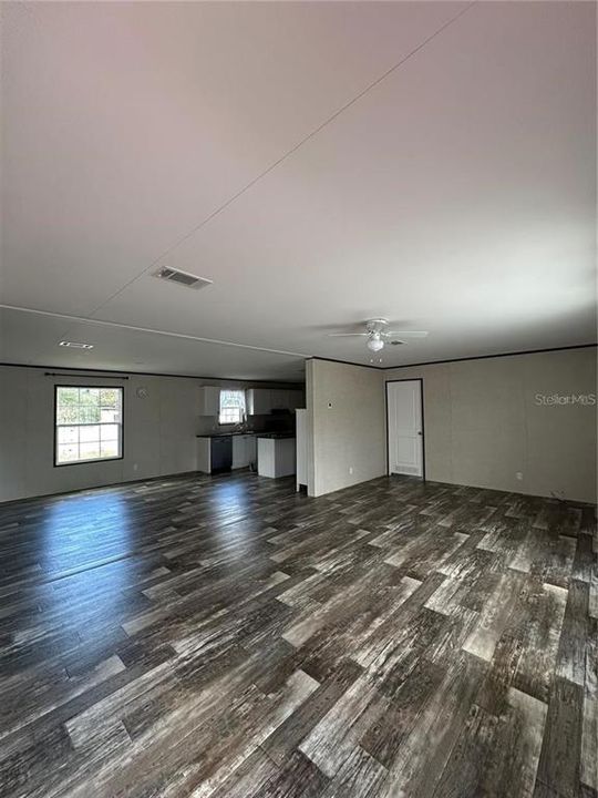 For Rent: $2,600 (5 beds, 3 baths, 2052 Square Feet)