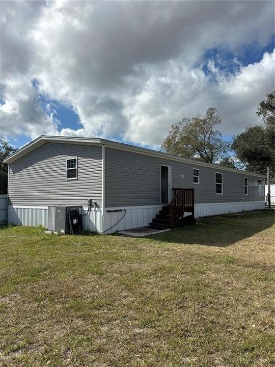 For Rent: $2,600 (5 beds, 3 baths, 2052 Square Feet)