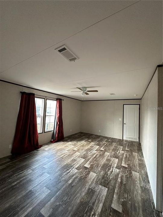 For Rent: $2,600 (5 beds, 3 baths, 2052 Square Feet)