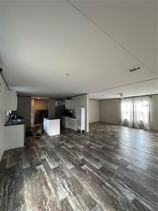 For Rent: $2,600 (5 beds, 3 baths, 2052 Square Feet)