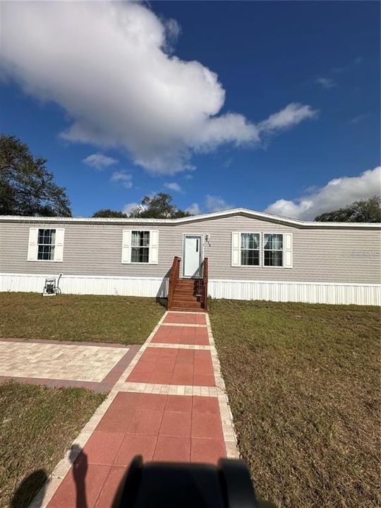 For Rent: $2,600 (5 beds, 3 baths, 2052 Square Feet)