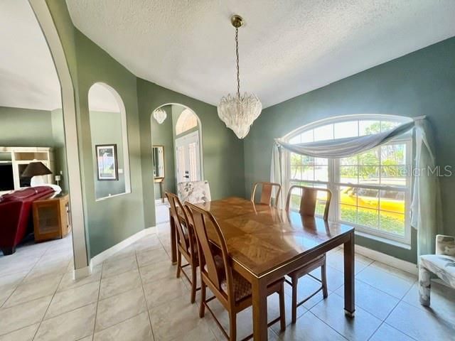 En Venta: $1,699,000 (3 camas, 3 baños, 2215 Pies cuadrados)
