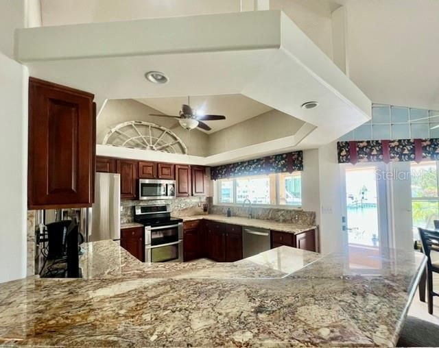 En Venta: $1,699,000 (3 camas, 3 baños, 2215 Pies cuadrados)