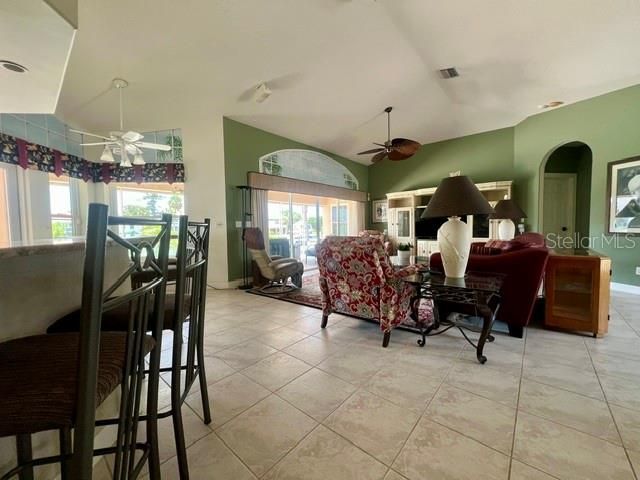 En Venta: $1,699,000 (3 camas, 3 baños, 2215 Pies cuadrados)