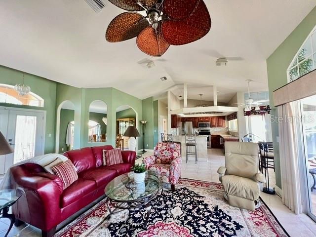 En Venta: $1,699,000 (3 camas, 3 baños, 2215 Pies cuadrados)