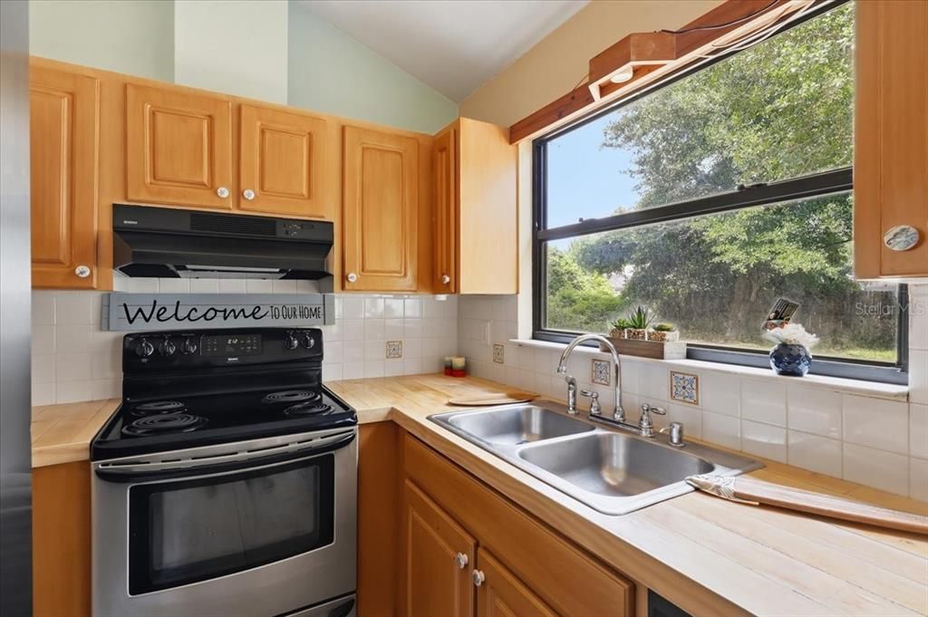 En Venta: $249,000 (2 camas, 2 baños, 916 Pies cuadrados)