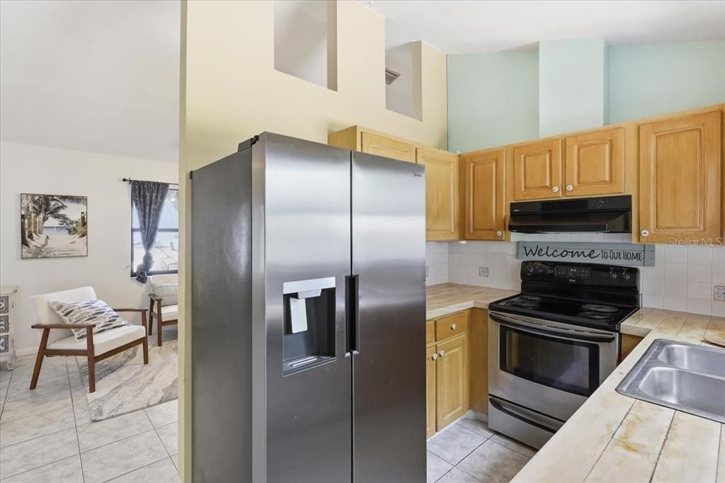 En Venta: $249,000 (2 camas, 2 baños, 916 Pies cuadrados)