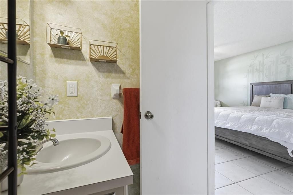 En Venta: $249,000 (2 camas, 2 baños, 916 Pies cuadrados)