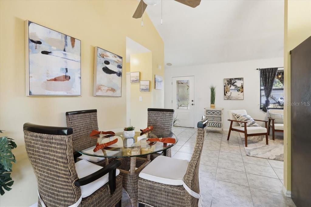 En Venta: $249,000 (2 camas, 2 baños, 916 Pies cuadrados)
