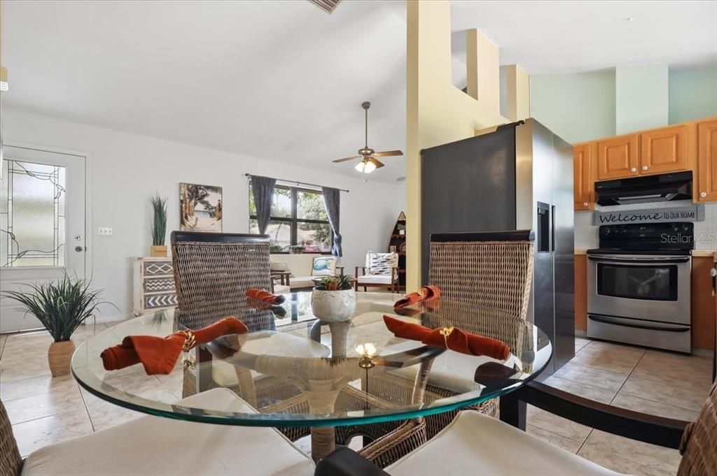 En Venta: $249,000 (2 camas, 2 baños, 916 Pies cuadrados)