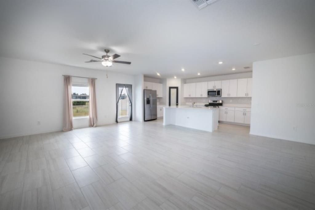 For Rent: $2,675 (5 beds, 2 baths, 2217 Square Feet)