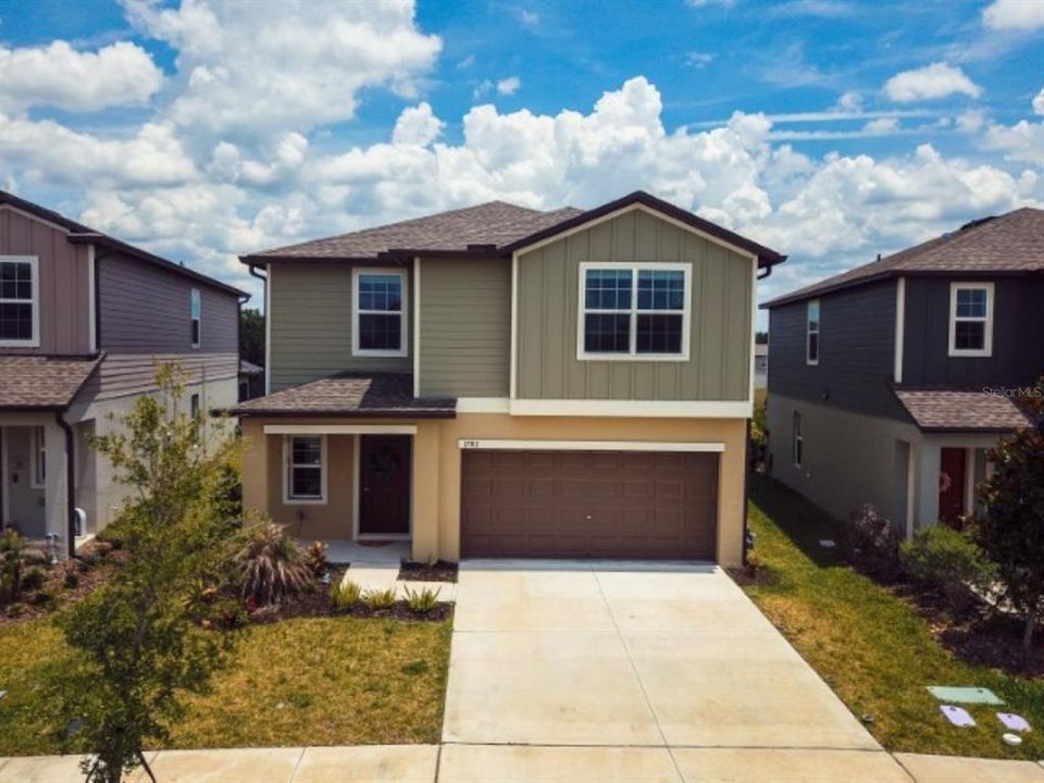 For Rent: $2,675 (5 beds, 2 baths, 2217 Square Feet)
