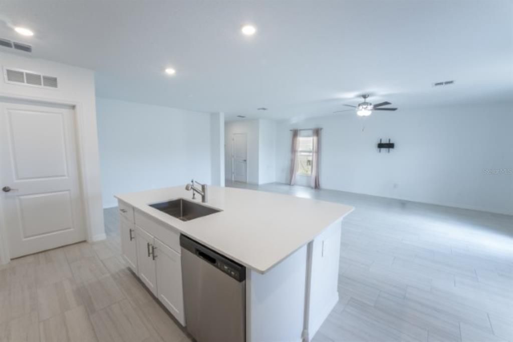 For Rent: $2,675 (5 beds, 2 baths, 2217 Square Feet)