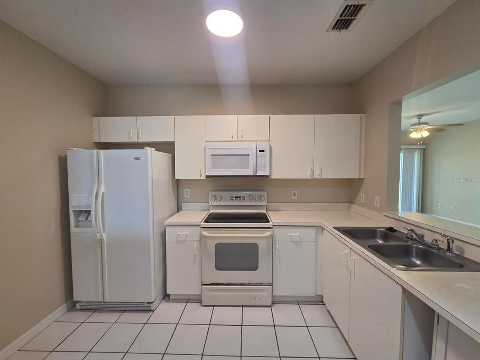 For Rent: $1,800 (3 beds, 2 baths, 1200 Square Feet)