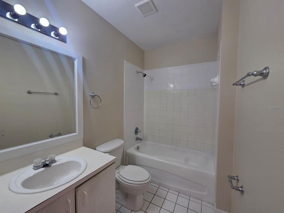 For Rent: $1,800 (3 beds, 2 baths, 1200 Square Feet)