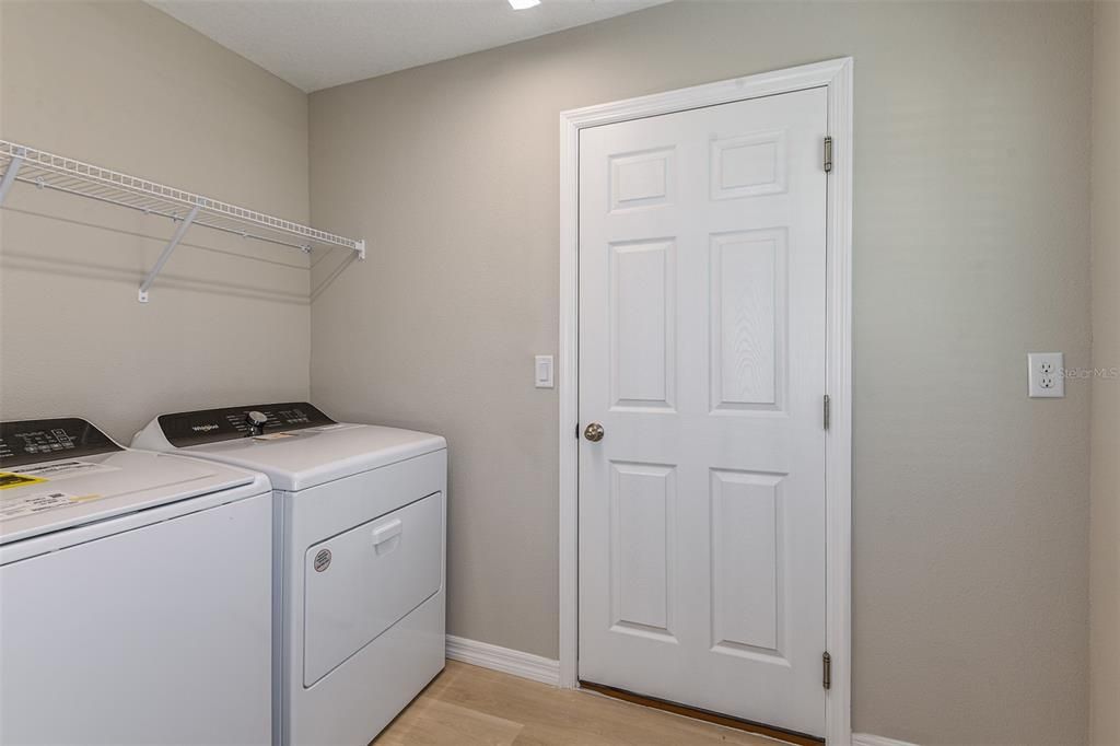 Active With Contract: $289,999 (3 beds, 2 baths, 1615 Square Feet)