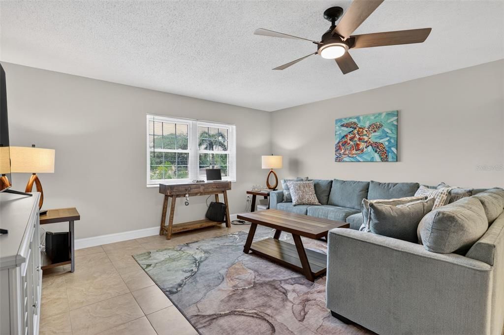 For Sale: $229,000 (2 beds, 2 baths, 1200 Square Feet)