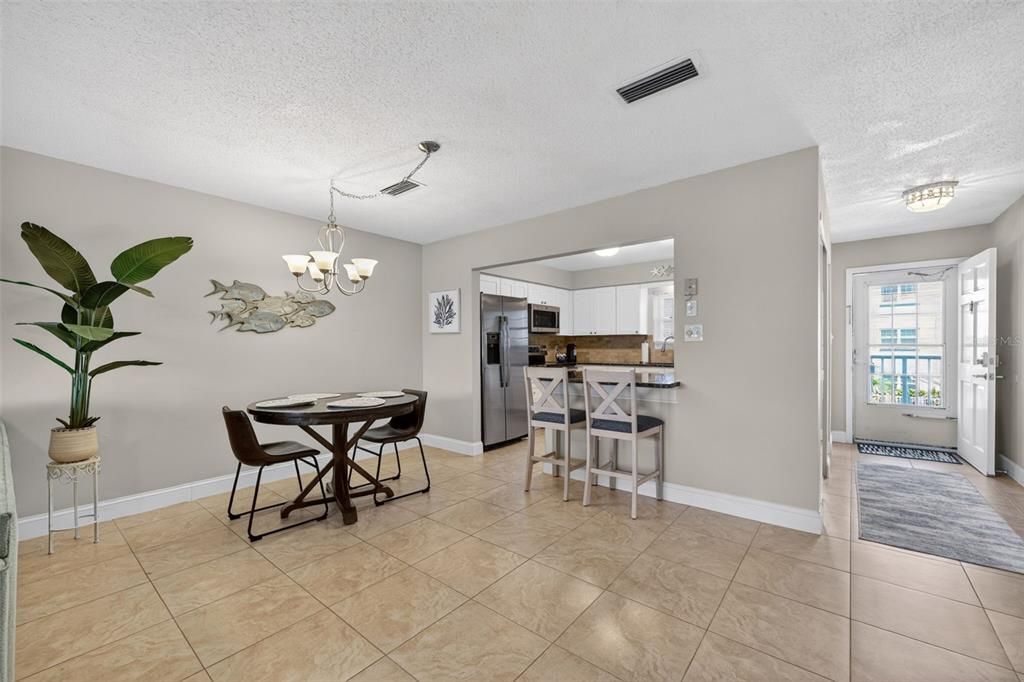 For Sale: $229,000 (2 beds, 2 baths, 1200 Square Feet)