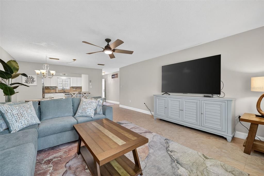 For Sale: $229,000 (2 beds, 2 baths, 1200 Square Feet)