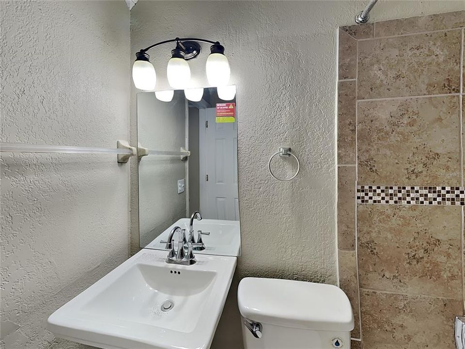 В аренду: $1,795 (3 спален, 1 ванн, 1096 Квадратных фут)