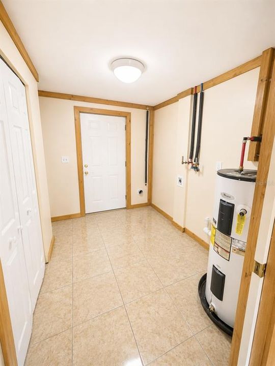 На продажу: $359,900 (3 спален, 2 ванн, 1466 Квадратных фут)