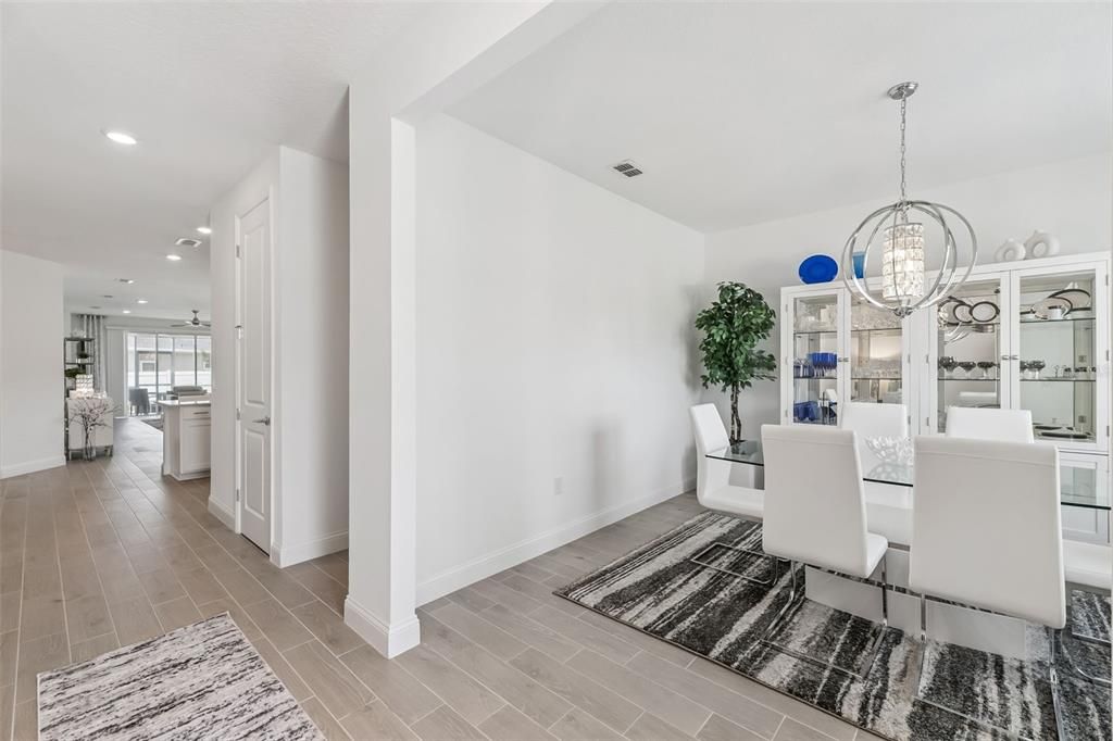 En Venta: $408,000 (3 camas, 2 baños, 2139 Pies cuadrados)