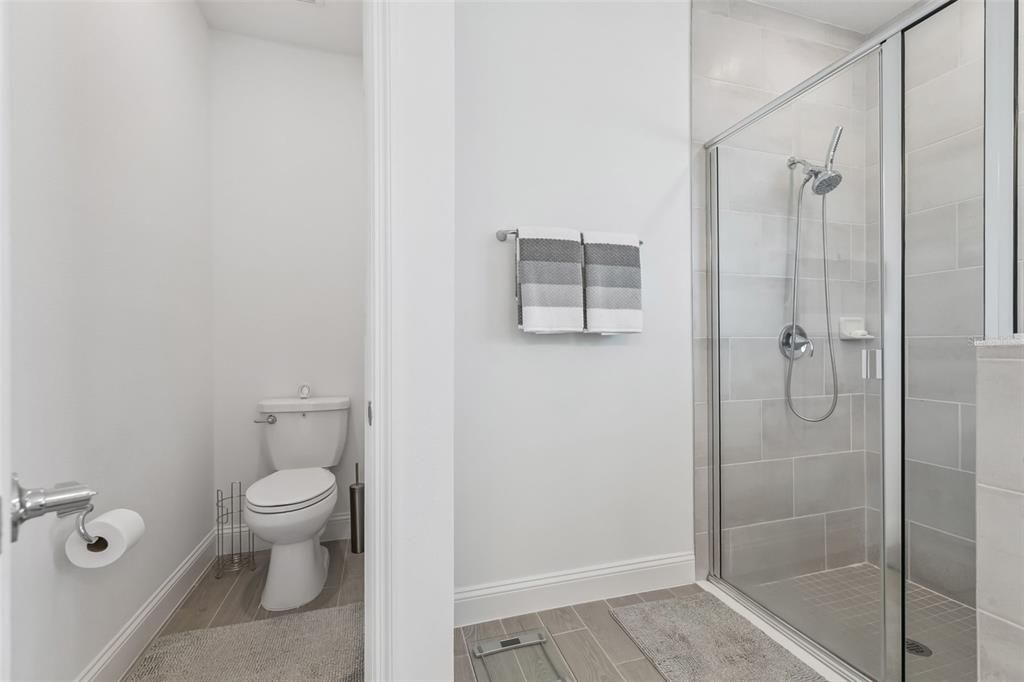 En Venta: $408,000 (3 camas, 2 baños, 2139 Pies cuadrados)