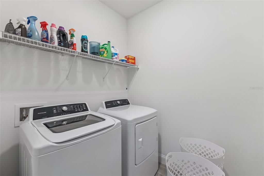 En Venta: $408,000 (3 camas, 2 baños, 2139 Pies cuadrados)