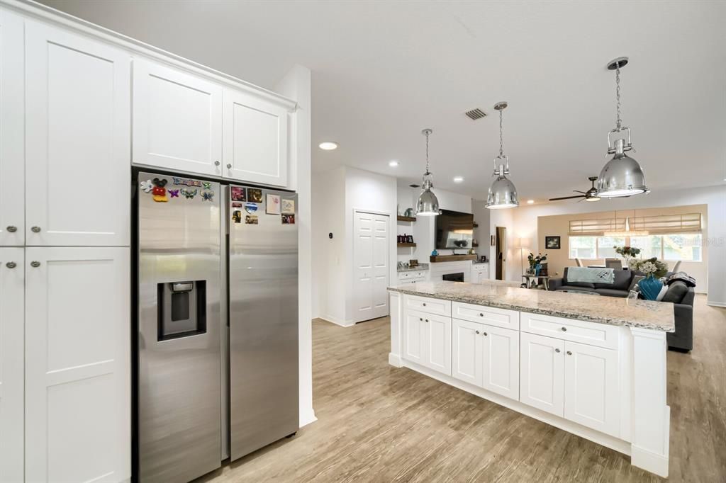 Activo con contrato: $294,995 (3 camas, 2 baños, 1927 Pies cuadrados)