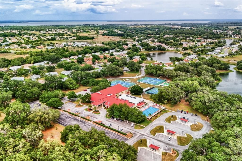 Activo con contrato: $294,995 (3 camas, 2 baños, 1927 Pies cuadrados)