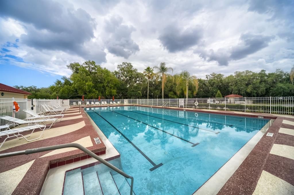 Activo con contrato: $294,995 (3 camas, 2 baños, 1927 Pies cuadrados)
