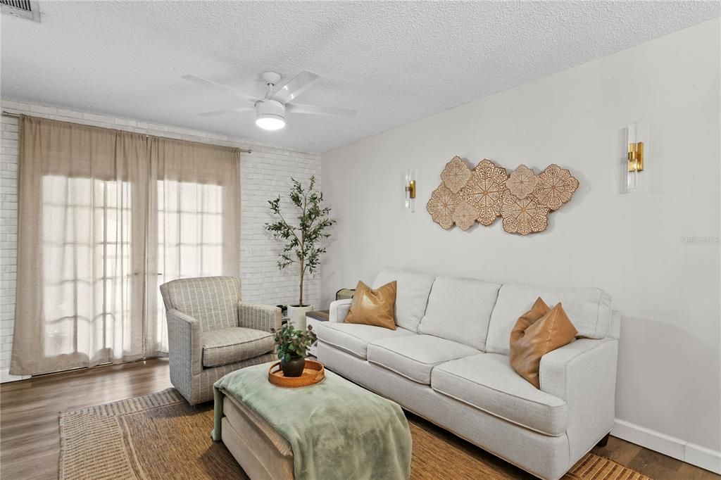 En Venta: $215,000 (2 camas, 1 baños, 781 Pies cuadrados)