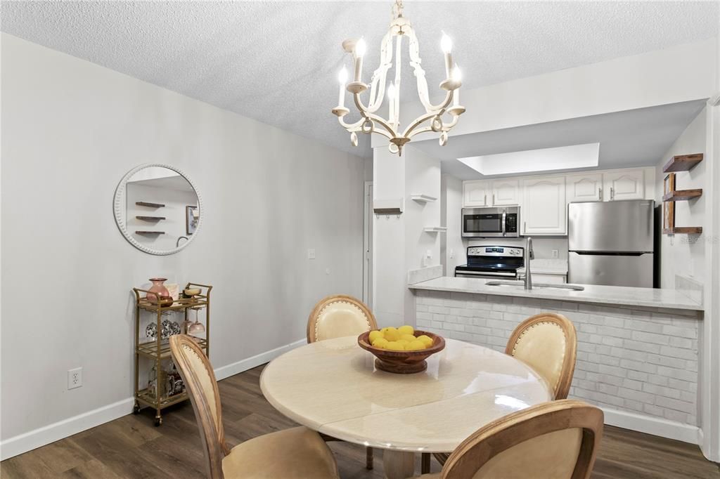 En Venta: $215,000 (2 camas, 1 baños, 781 Pies cuadrados)