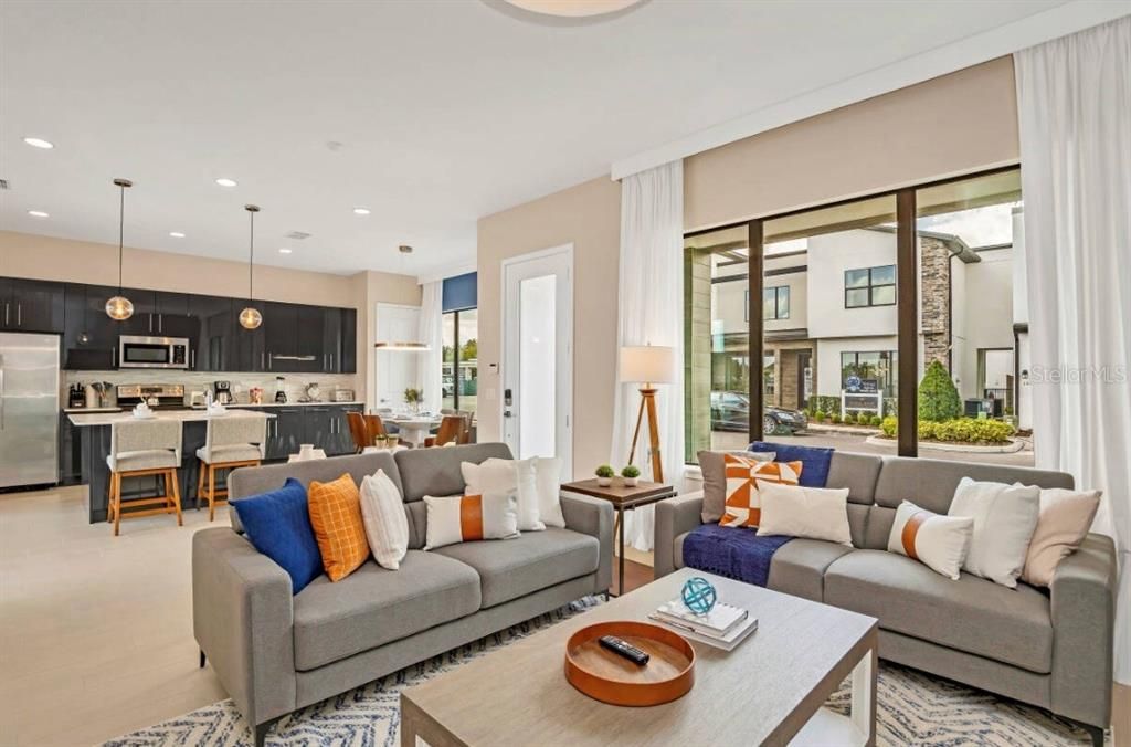 Activo con contrato: $475,000 (5 camas, 4 baños, 2310 Pies cuadrados)