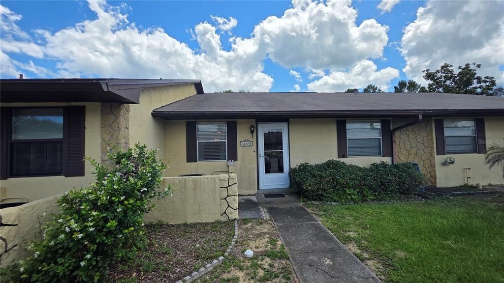 For Sale: $155,000 (2 beds, 2 baths, 962 Square Feet)