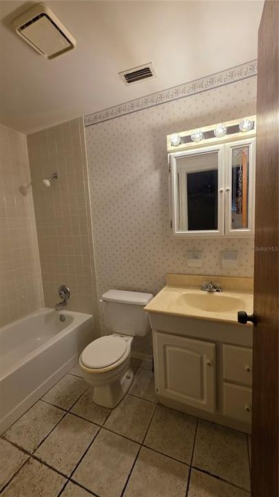 For Sale: $155,000 (2 beds, 2 baths, 962 Square Feet)