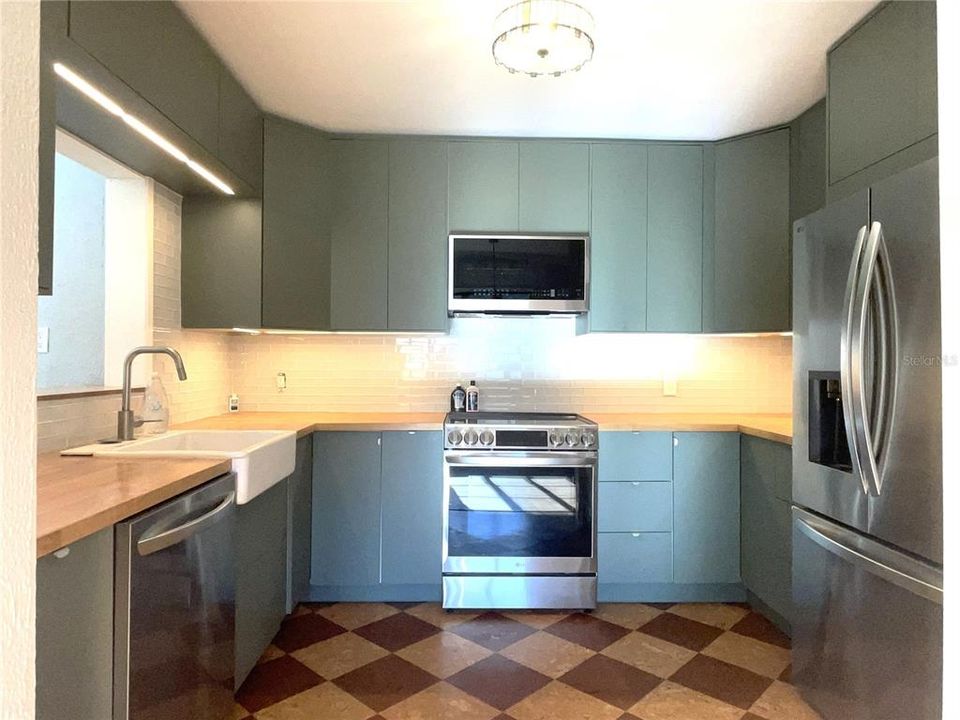 В аренду: $3,700 (3 спален, 2 ванн, 1790 Квадратных фут)