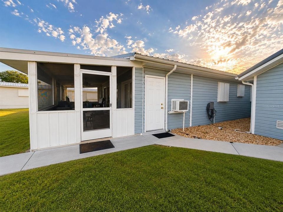 For Sale: $374,900 (2 beds, 2 baths, 1260 Square Feet)