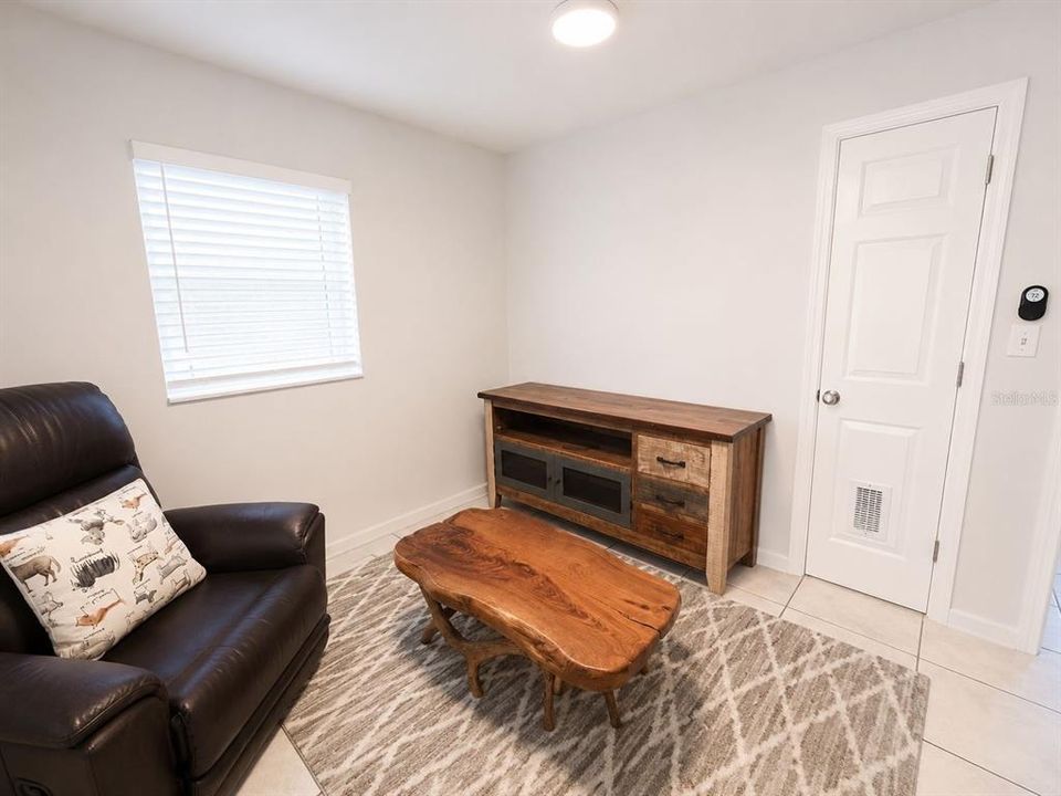 For Sale: $374,900 (2 beds, 2 baths, 1260 Square Feet)
