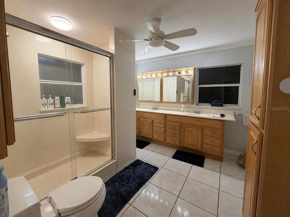 For Sale: $374,900 (2 beds, 2 baths, 1260 Square Feet)