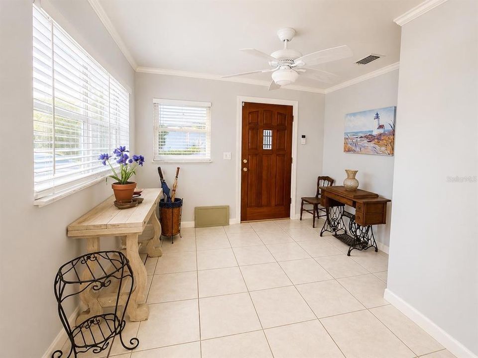 For Sale: $374,900 (2 beds, 2 baths, 1260 Square Feet)