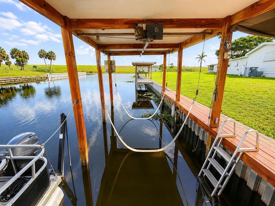 For Sale: $374,900 (2 beds, 2 baths, 1260 Square Feet)