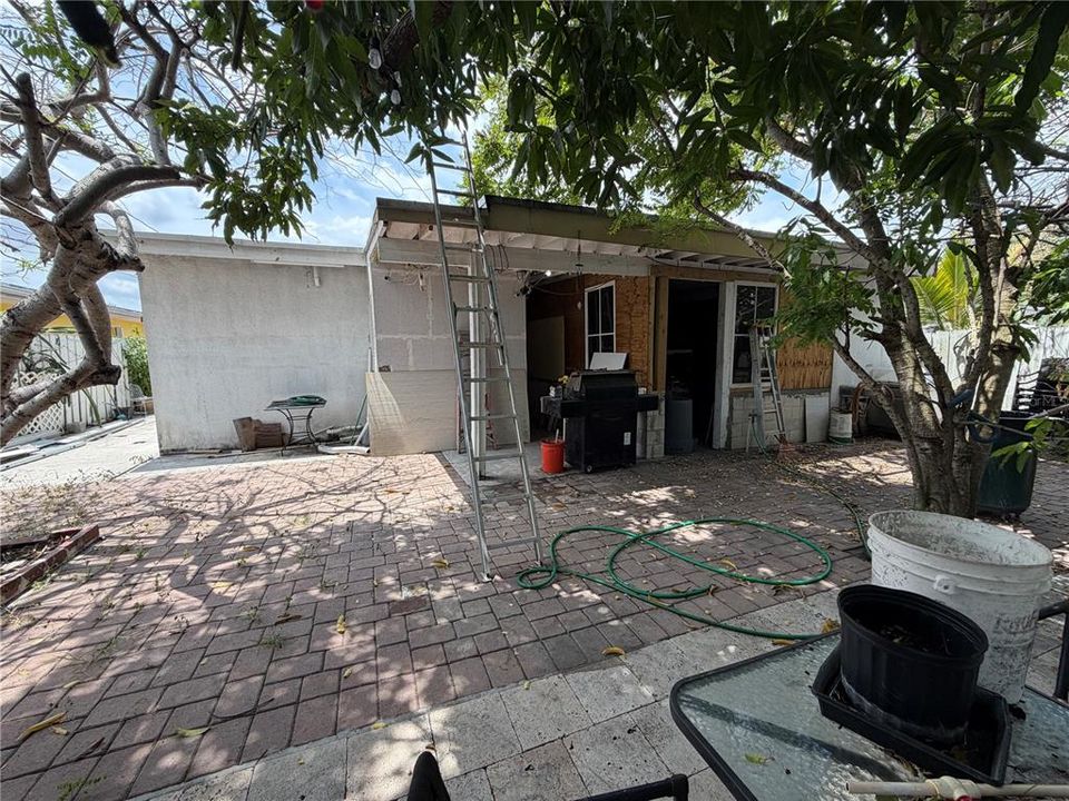For Sale: $421,999 (4 beds, 3 baths, 720 Square Feet)