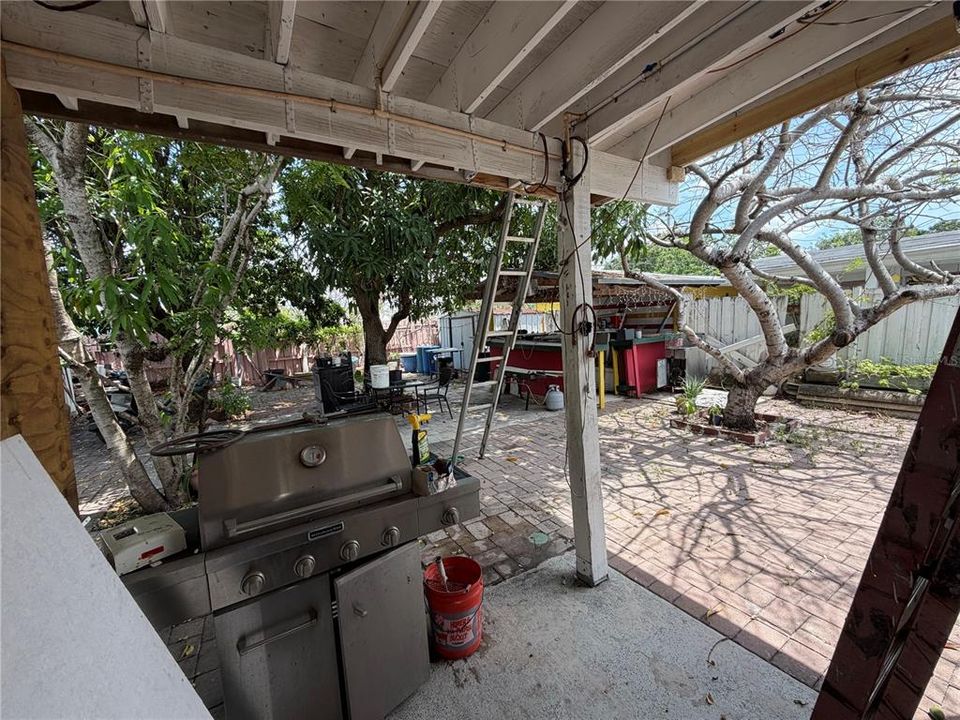 For Sale: $421,999 (4 beds, 3 baths, 720 Square Feet)